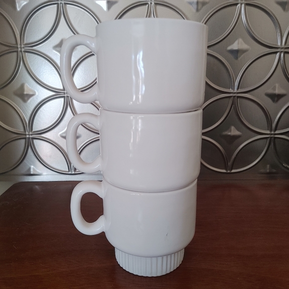 White and Red Stacking Mugs Set - Picture 2 of 6
